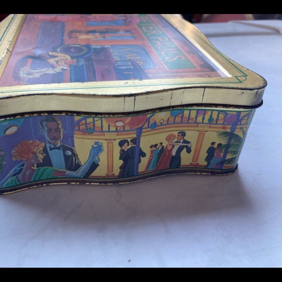 1930's Classy People on Tin Vintage - Picture 3 of 7